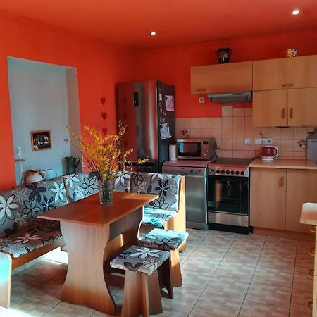 Prazdninovy Byt Arin Appartement Jáchymov Buitenkant foto