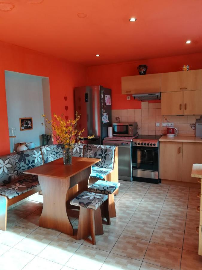 Prazdninovy Byt Arin Appartement Jáchymov Buitenkant foto